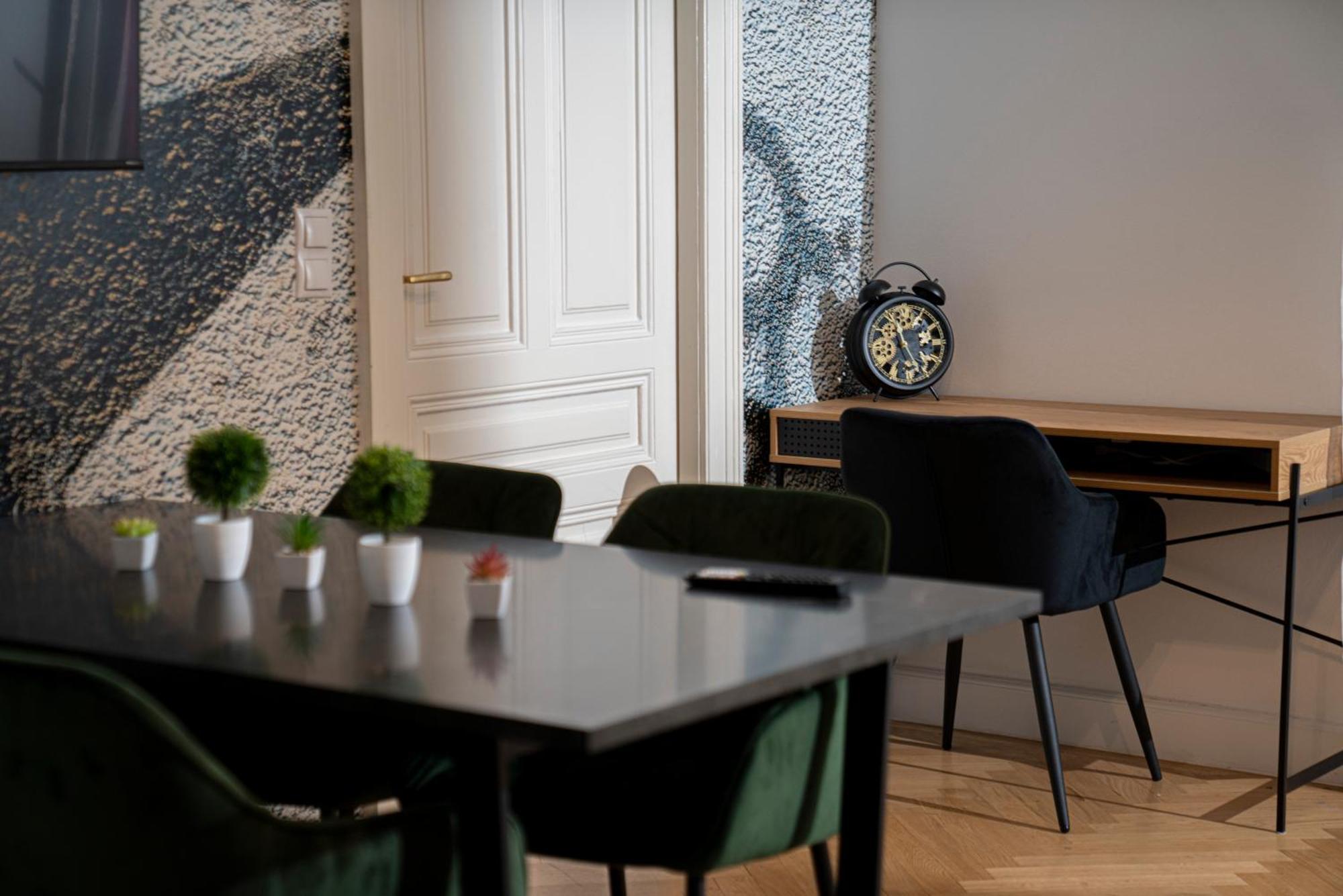 Central Stephansdom Apartment I Netflix I Self Check In Viena Exterior foto